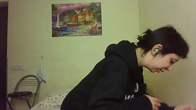 QueenMomyS online show from December 15, 8:25 pm