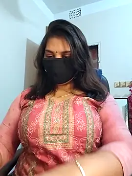 Queen Homaira online show from December 15, 6:40 am