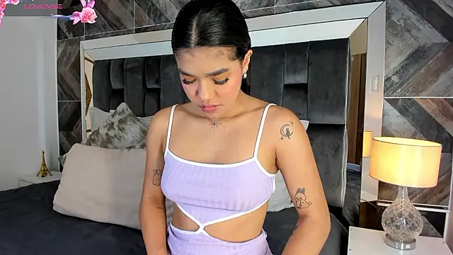 NaylaGrey online show from February 19, 11:43 am