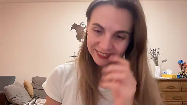 Snapshot of AnnieLove7722 chatting on October 23, 10:21 am AnnieLove7722 online show from October 23, 10:21 am