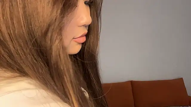 Ur neighbor Kira online show from November 3, 12:31 pm