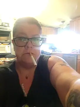 violentviolet68 online show from April 29, 4:53 pm