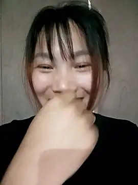 min-xinh online show from March 28, 8:58 am