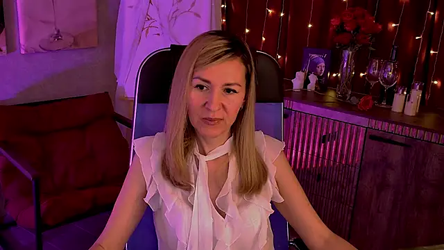 DonnaSmitth online show from April 16, 8:08 pm