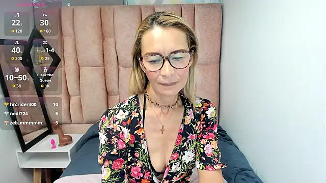 Issa Milf   online show from February 13, 5:03 pm