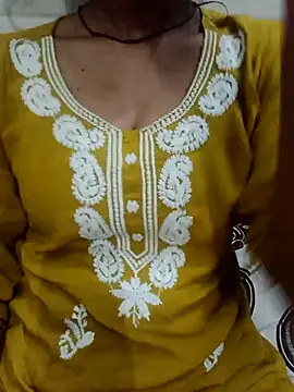 Snapshot of Meenu_rani6 chatting on October 13, 5:26 pm Meenu rani6 online show from October 13, 5:26 pm