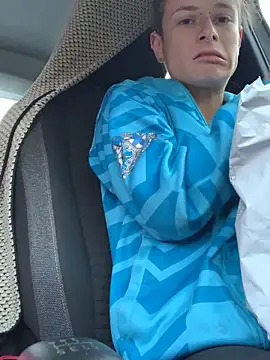 GoldenPussy1329 online show from October 19, 4:53 pm