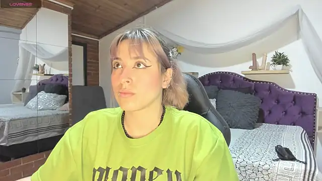 sophialyh 1 online show from November 4, 12:54 pm