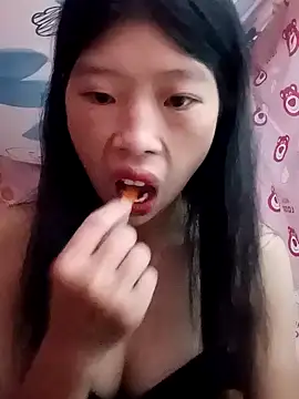 Snapshot of Khanhu_xx chatting on October 15, 8:28 am Khanhu xx online show from October 15, 8:28 am