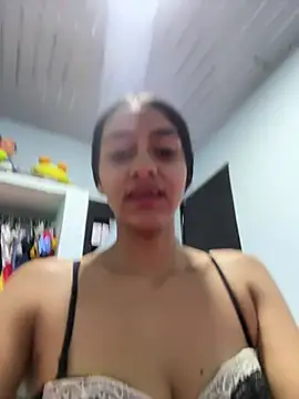 miluwatson online show from February 6, 4:16 am