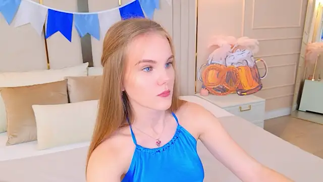 Lili Lohan online show from October 5, 5:07 pm