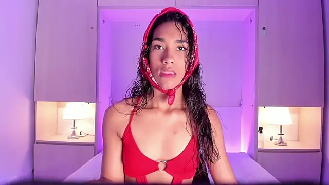 AnahiCollins online show from March 7, 12:45 pm