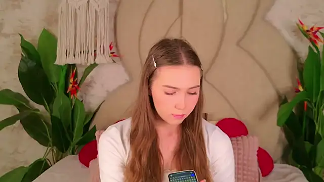 OliviaLay online show from November 14, 11:54 am