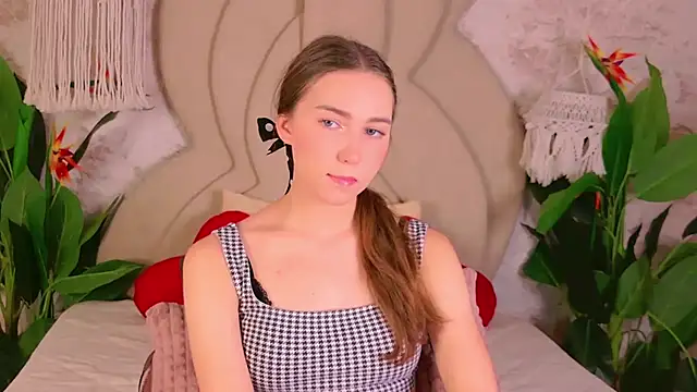 OliviaLay online show from November 22, 11:35 am