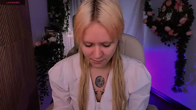 kitten murray  online show from November 12, 1:31 pm