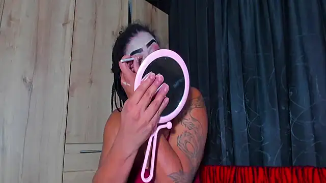 RobertaxGutierrez online show from April 18, 6:27 am