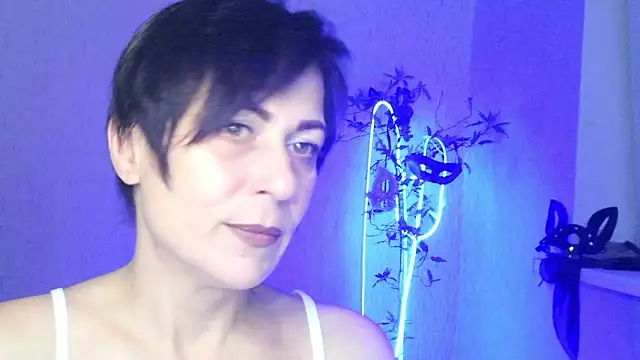 Ashley Brookss online show from November 21, 3:14 pm