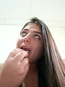 EmiilySttone online show from December 16, 2:45 pm