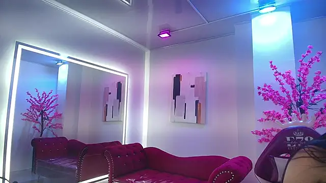 Gabriela milani online show from November 17, 11:11 am