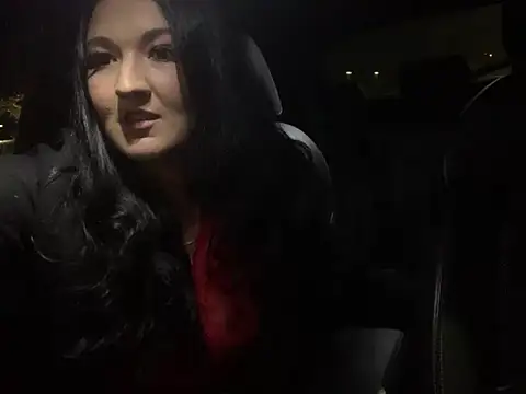 Kinkykylieuk  online show from October 21, 7:51 pm