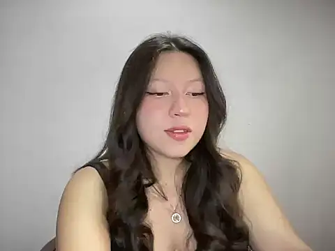 Rachel James   online show from December 5, 3:06 am