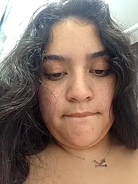 Snapshot of Khloekiss chatting on October 18, 5:54 am Khloekiss online show from October 18, 5:54 am