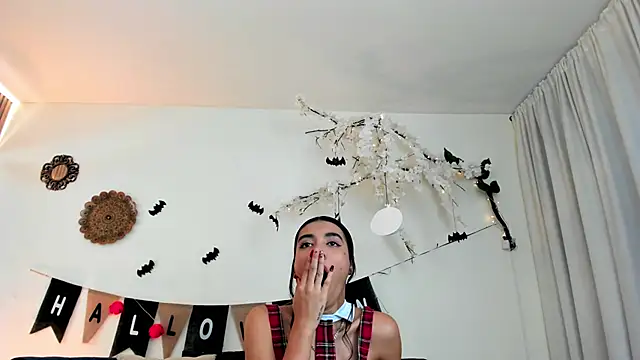 cloe taylor   online show from October 25, 3:47 am