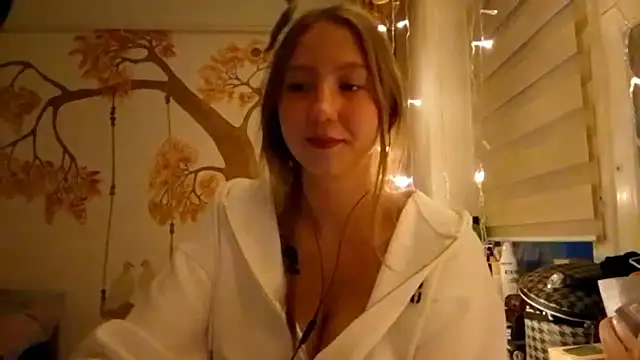 CarynFlaryn online show from October 13, 4:04 am