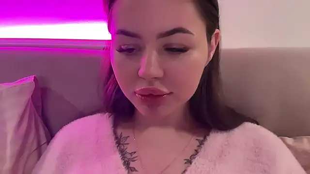 Snapshot of AlmaryKim chatting on October 9, 8:57 pm AlmaryKim online show from October 9, 8:57 pm