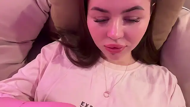 Snapshot of AlmaryKim chatting on September 23, 9:57 pm AlmaryKim online show from September 23, 9:57 pm