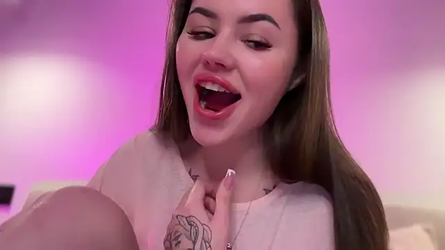 Snapshot of AlmaryKim chatting on October 27, 8:25 pm AlmaryKim online show from October 27, 8:25 pm