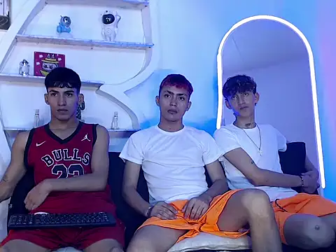 VERY HOT GUYS online show from October 12, 1:52 am