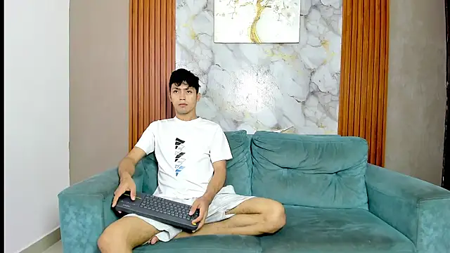 VERY HOT GUYS online show from May 27, 7:16 am