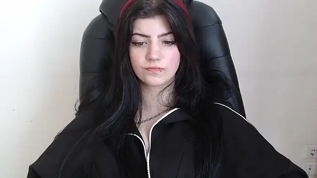 Snapshot of Miamoora chatting on October 6, 9:59 am Miamoora online show from October 6, 9:59 am