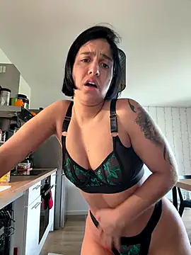 LaPetiteKim online show from October 27, 1:28 pm