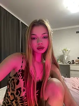  Siennaaa  online show from February 10, 10:02 pm