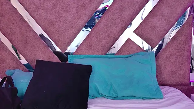 MeganR  online show from March 26, 11:34 am