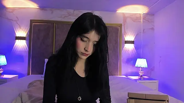 MeganR  online show from March 6, 11:38 am