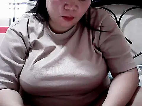 HornyPussie69 online show from March 30, 7:08 am