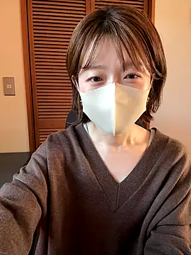 Snapshot of momo_yuipu chatting on October 23, 2:06 am momo yuipu online show from October 23, 2:06 am