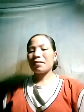 -Lauren- online show from October 31, 11:03 am