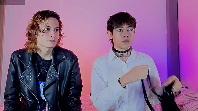 Snapshot of Darcy_and_Stolas chatting on October 10, 2:27 am Darcy and Stolas online show from October 10, 2:27 am