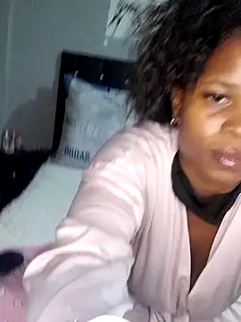 Snapshot of Jessy_B69 chatting on October 17, 11:24 am Jessy B69 online show from October 17, 11:24 am