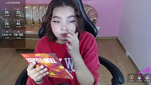 mia foster t online show from November 26, 1:56 pm