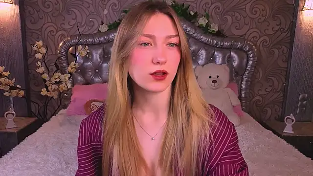 AngelAnabelle online show from March 15, 8:33 pm