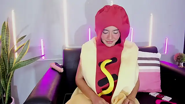 Jules Angel online show from October 31, 2:32 pm