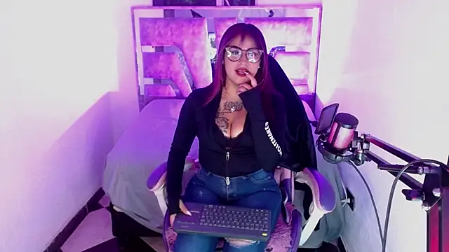 ivoni online show from October 4, 6:56 pm