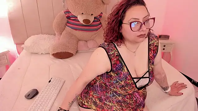 Snapshot of sam_von_tess chatting on October 24, 4:08 am sam von tess online show from October 24, 4:08 am