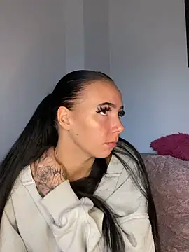 Snapshot of YoungZoexx chatting on October 6, 7:14 am YoungZoexx online show from October 6, 7:14 am