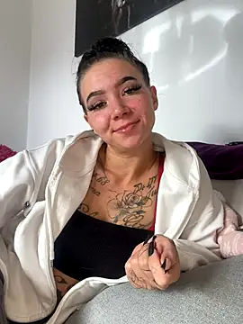 Snapshot of YoungZoexx chatting on October 22, 9:58 am YoungZoexx online show from October 22, 9:58 am